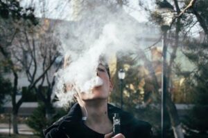 How Much THC Is In Delta 9 Vape Carts? [GUIDE]
