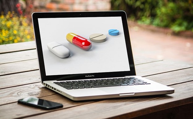 Advantages of Opting for Online Pharmacies Instead of Traditional Drugstores